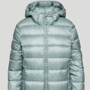 Aritzia little puffer (color discontinued)